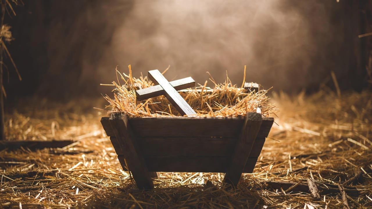 ¿Dónde está el Niño Jesús? ¡No en un pesebre, sino reinando en gloria eterna!